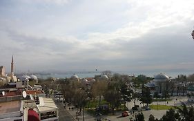 Lapis Inn Hotel&Spa ( Ex. Ambassador Hotel)